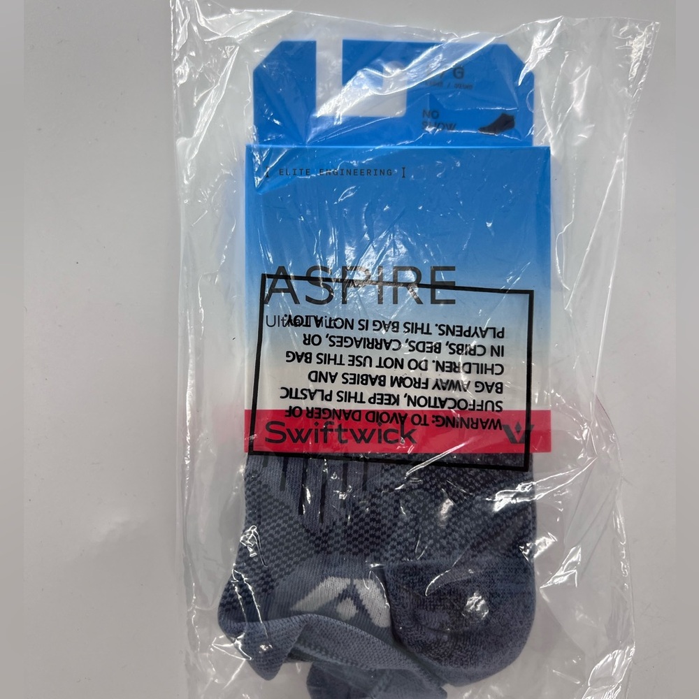 Swiftwick aspire no show socks blue new large